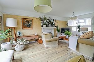 Living Room- click for photo gallery